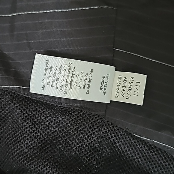 Athleta Run On Windbreaker light jacket Size  XS - Picture 11 of 11